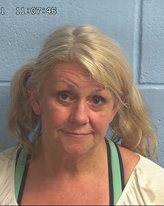 Mugshot of SNEAD, LINDA
